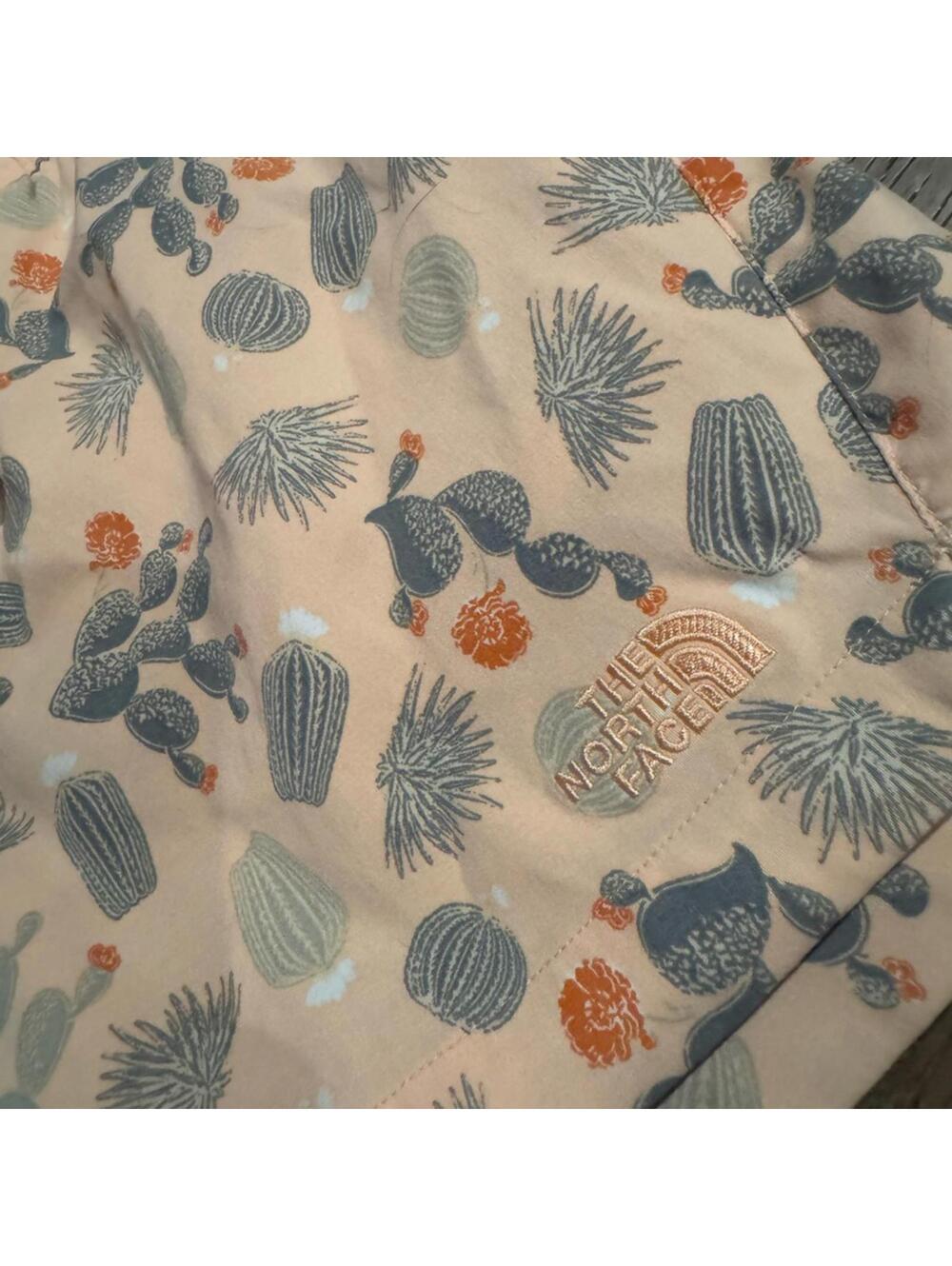 The North Face Printed Class V Hiking Shorts Pink Peach Cactus Print Sz Sm Euc View 4